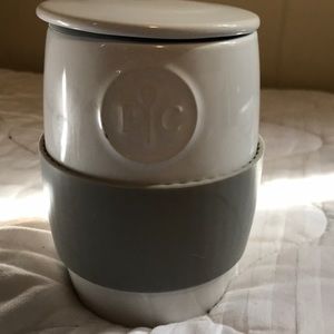 Pampered chef ceramic egg cooker